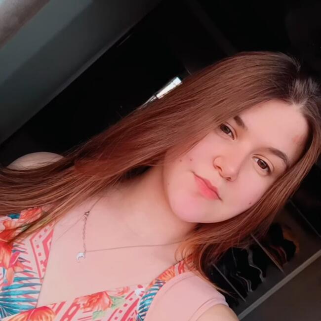 Babá em Cascavel: Helloisa