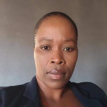Babysitting job in Ispongo: babysitting job Zandile Angel