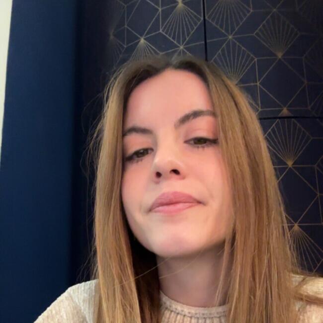 Babysitter in Lyon: Lola