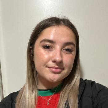 Babysitter in Dunkirk: Sasha