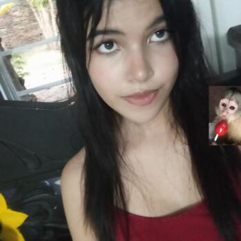 Canguro en Cornellà de Llobregat: Yesenia