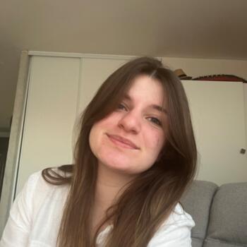 Babysitter in Les Landes-Genusson: Charline