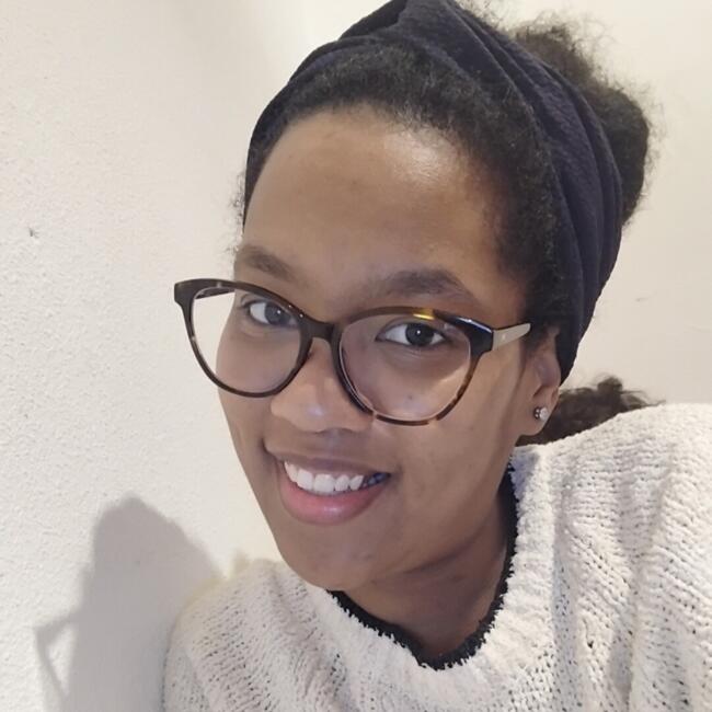 Babysitter in Oeiras: Brenda