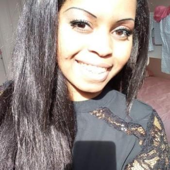 Babysitter in Bessenay: Clara