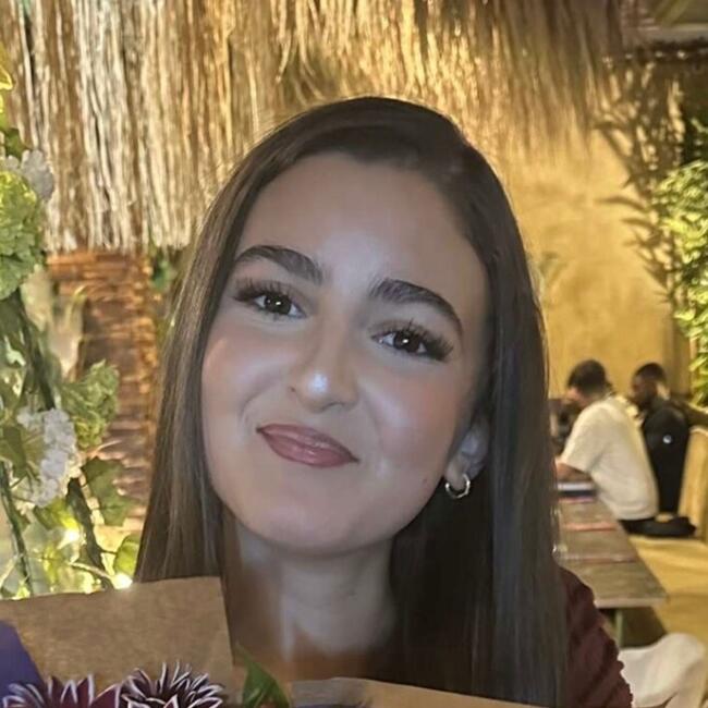 Babysitter in Paris: Sara