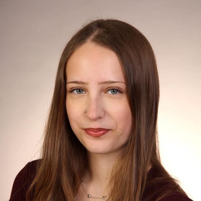 Babysitter in Hoppegarten: Alina