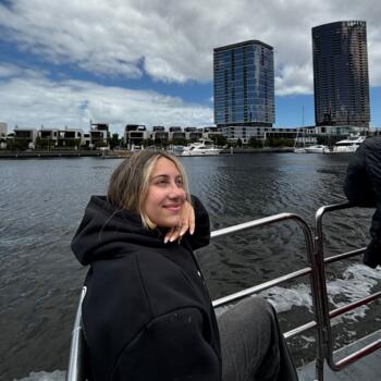 Babysitter in Melbourne: Nika