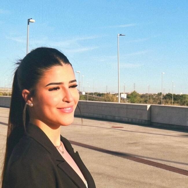 Canguro en Viladecans: Hajar