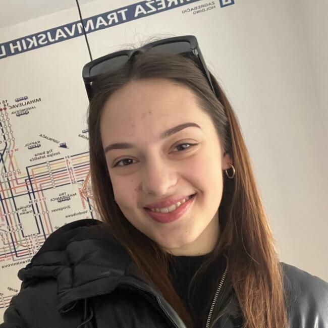 Babysitter in Zagreb: Nina