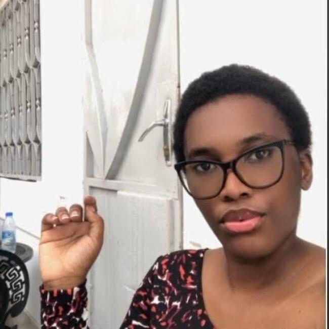 مربية أطفال في رباط: Cybelle vivika