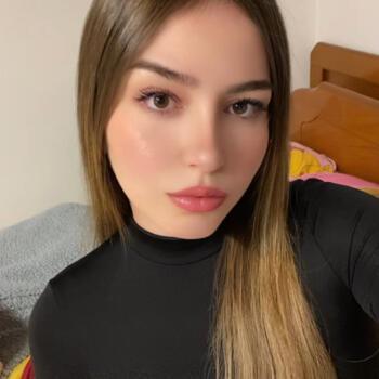 Babysitter Larissa: Κωνσταντίνα