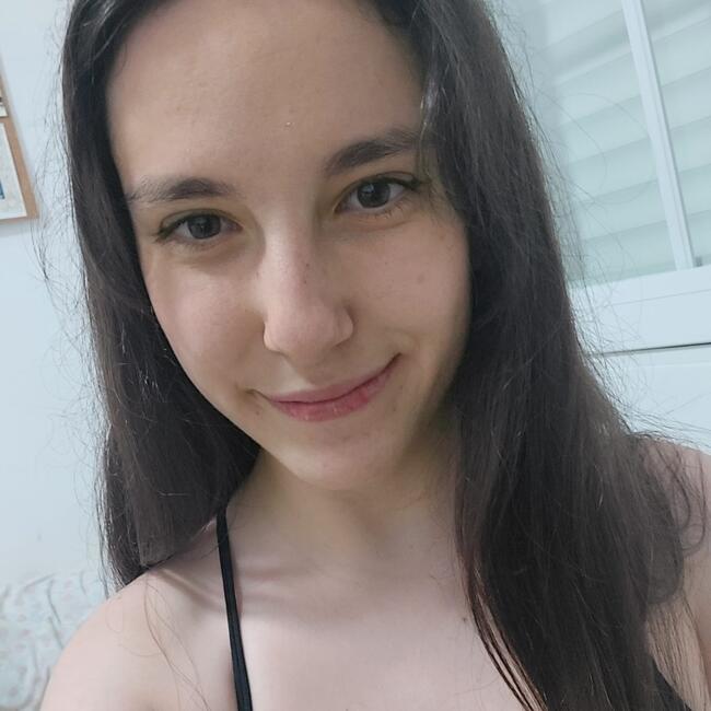 Canguro en Alcorcón: Ara Niella Moreno