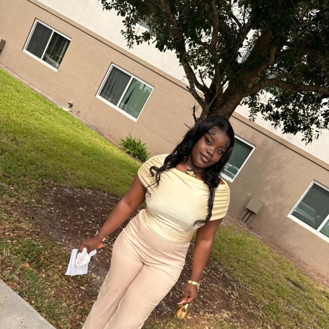 Babysitter in Pompano Beach: Darmaelle