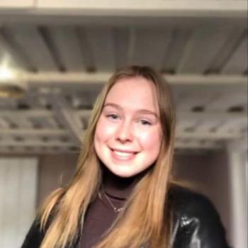 Babysitter Hallingby: Emilie Teigen