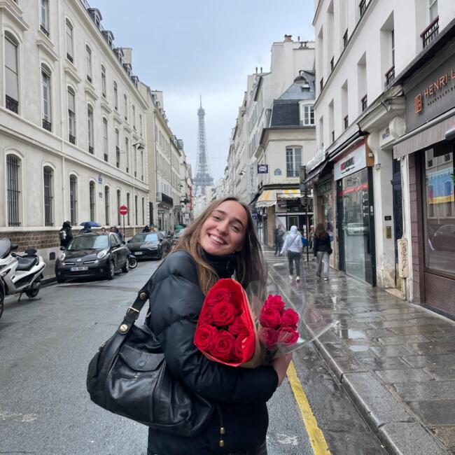 Babysitter in Paris: Charlotte