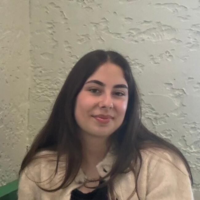 Babysitter in Guildford: Sude