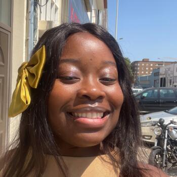 Babysitter em Porto: Luana