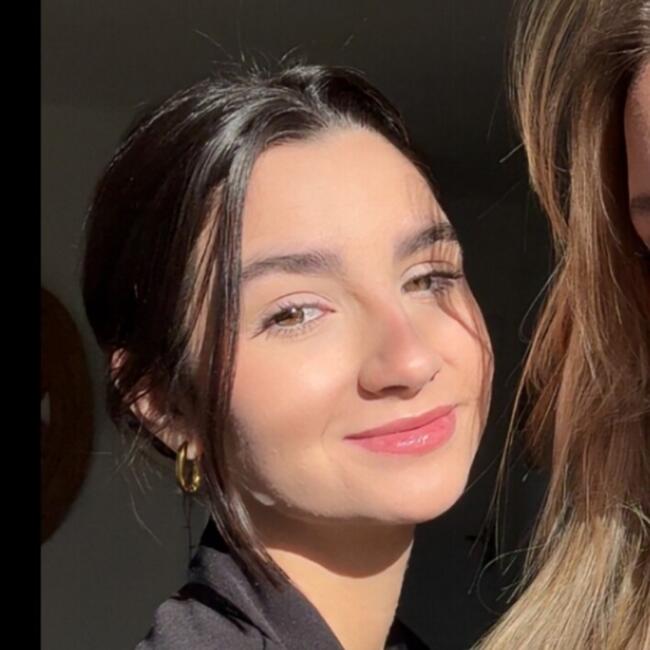 Babysitter in Le Teich: Lana