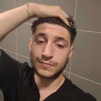 Babysitter in Montmorency: Carlos