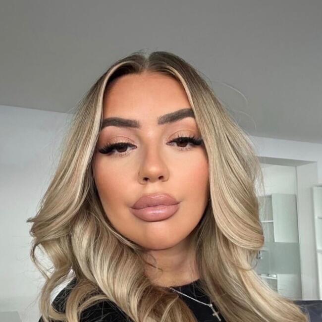 Babysitter in Meyrin: Kenza