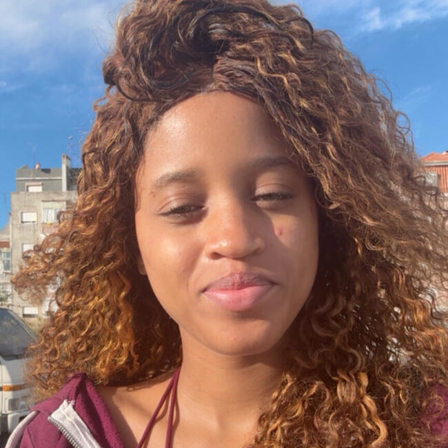 Babysitter em Lisboa: Liara