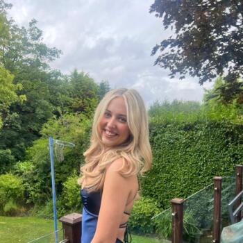 位於巴斯的臨時保母: Alice