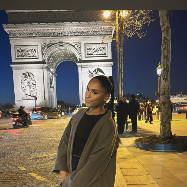 Babysitter in Franconville: Beverly