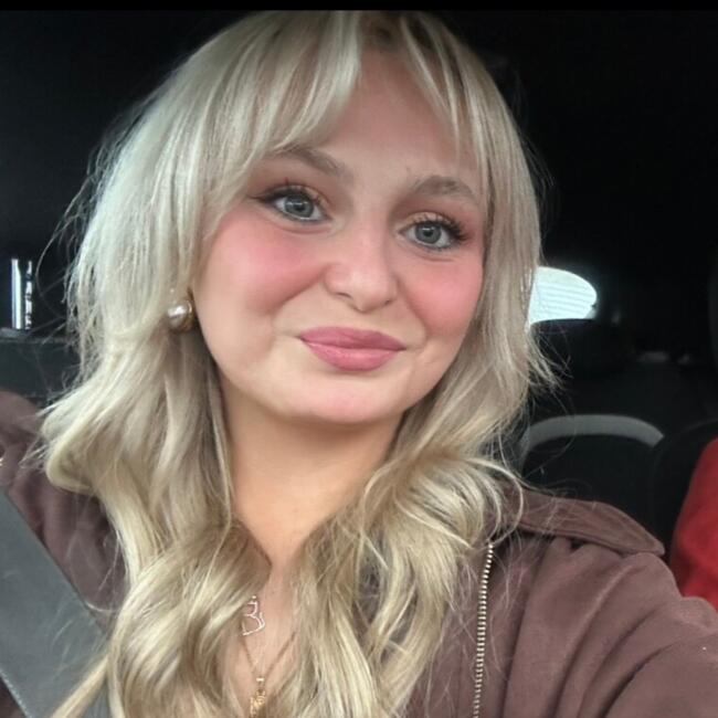 Babysitter in Listowel: Alison