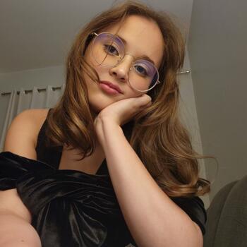 Babysitter Brasília: Júlia