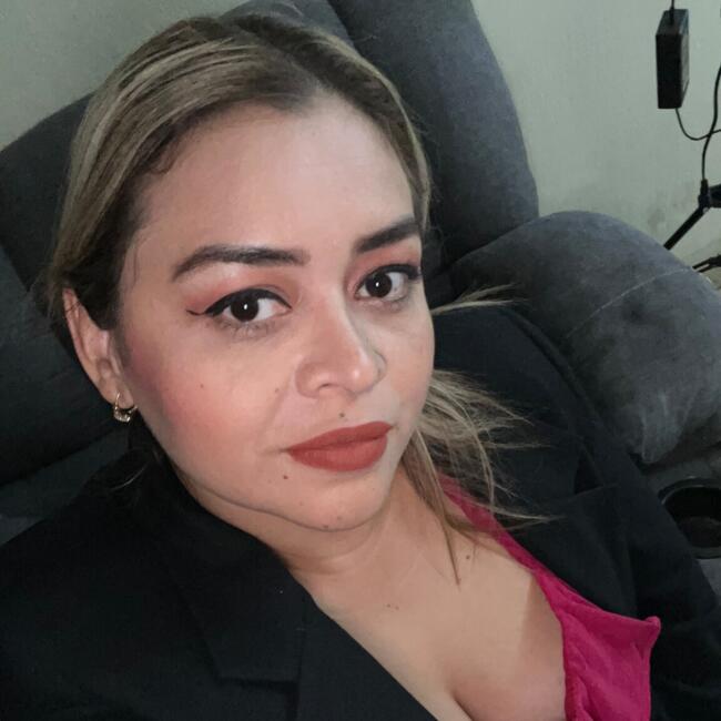 Babysitter in Guatemala City: Angela