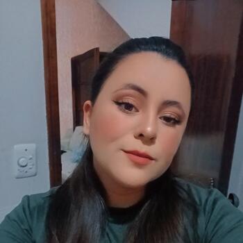 Babysitter in Vargem Grande Paulista: Sarah