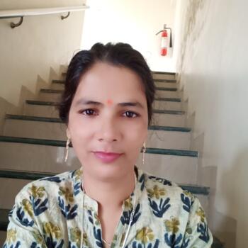 इन्दौर में बेबीसिटर: Radha