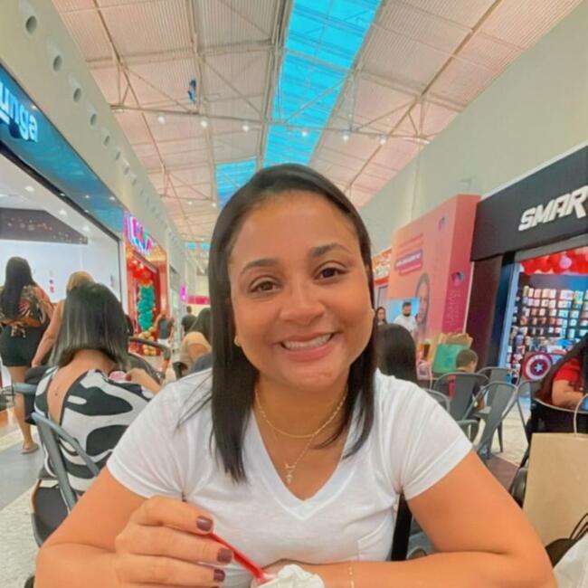 Babá em Macaé: Thais Santi