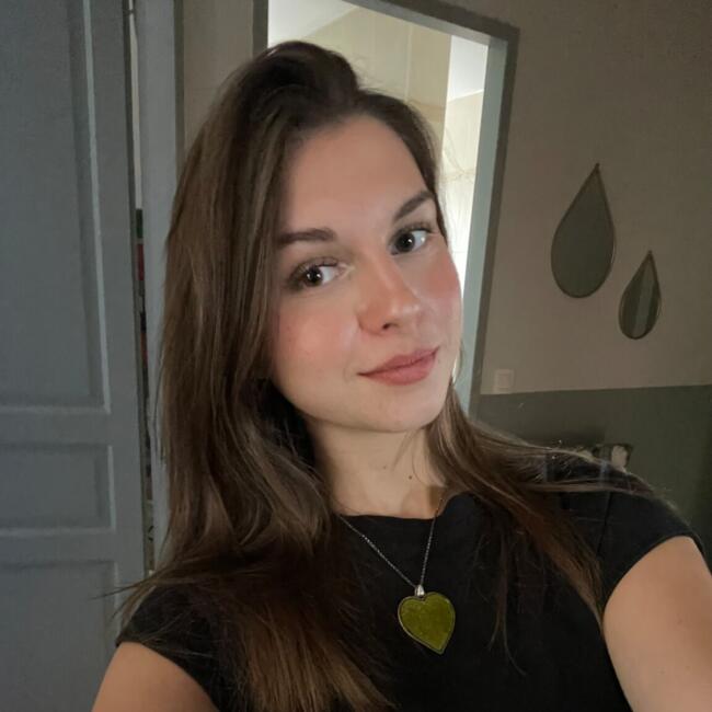 Babysitter in Montluel: Clara