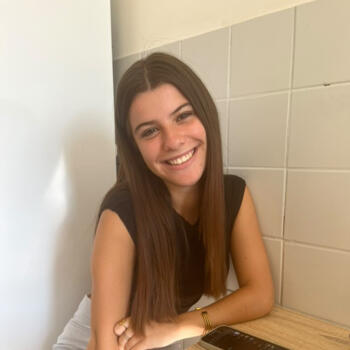 Babysitter in Nangis: Kiara