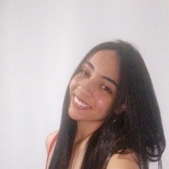 Babysitter in Capelinha: Roberta