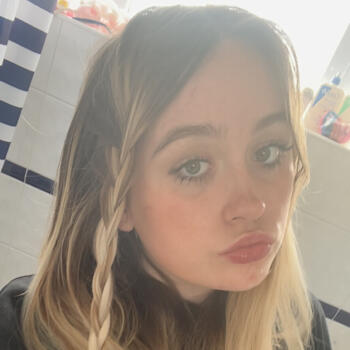 Babysitter Liverpool: Mia