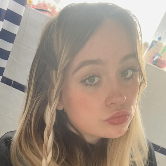 Babysitter in Liverpool: Mia