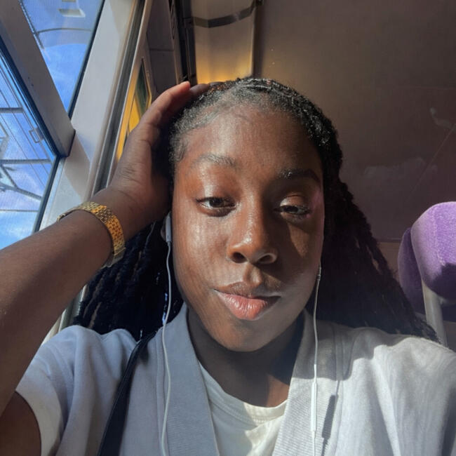 Babysitter in Mantes-la-Ville: Leandra