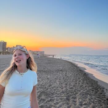 Niñera en Braine-l'Alleud: Clemence