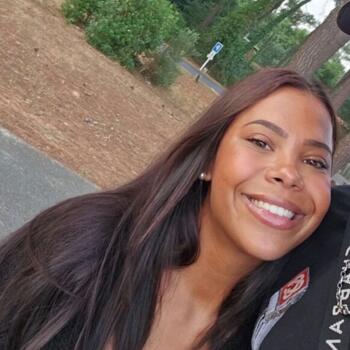 Babysitter in Anglet: Rose