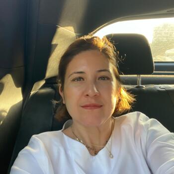 Babysitter Lisbon: Özer