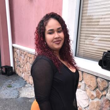 Babysitter in Newark: Shayna
