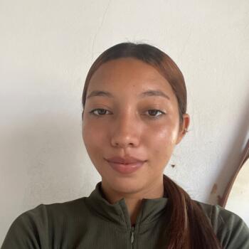 Babysitter in Santarém: Lara