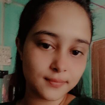 Babysitter in Kolkata: Shreya
