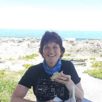 Babysitter Christchurch: Helen