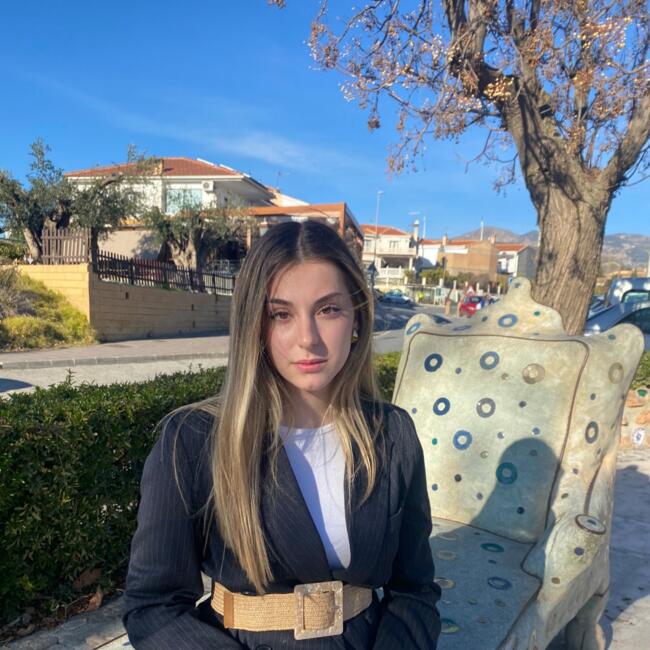 Babysitter in Granada: Lucia