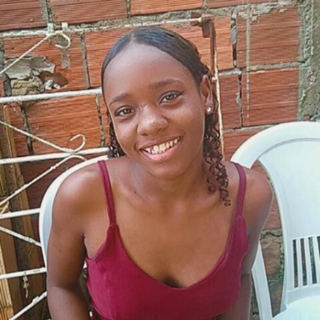 Babysitter in Salvador: Adriane