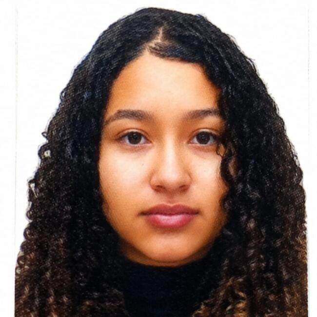 Babysitter in Salvador: Maria