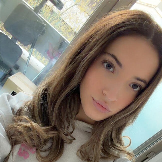 Babysitter in Puteaux: Ella